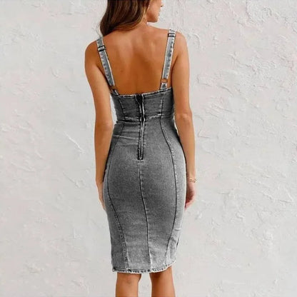 Nina™ | Dopasowana sukienka jeansowa z gorsetowym dekoltem