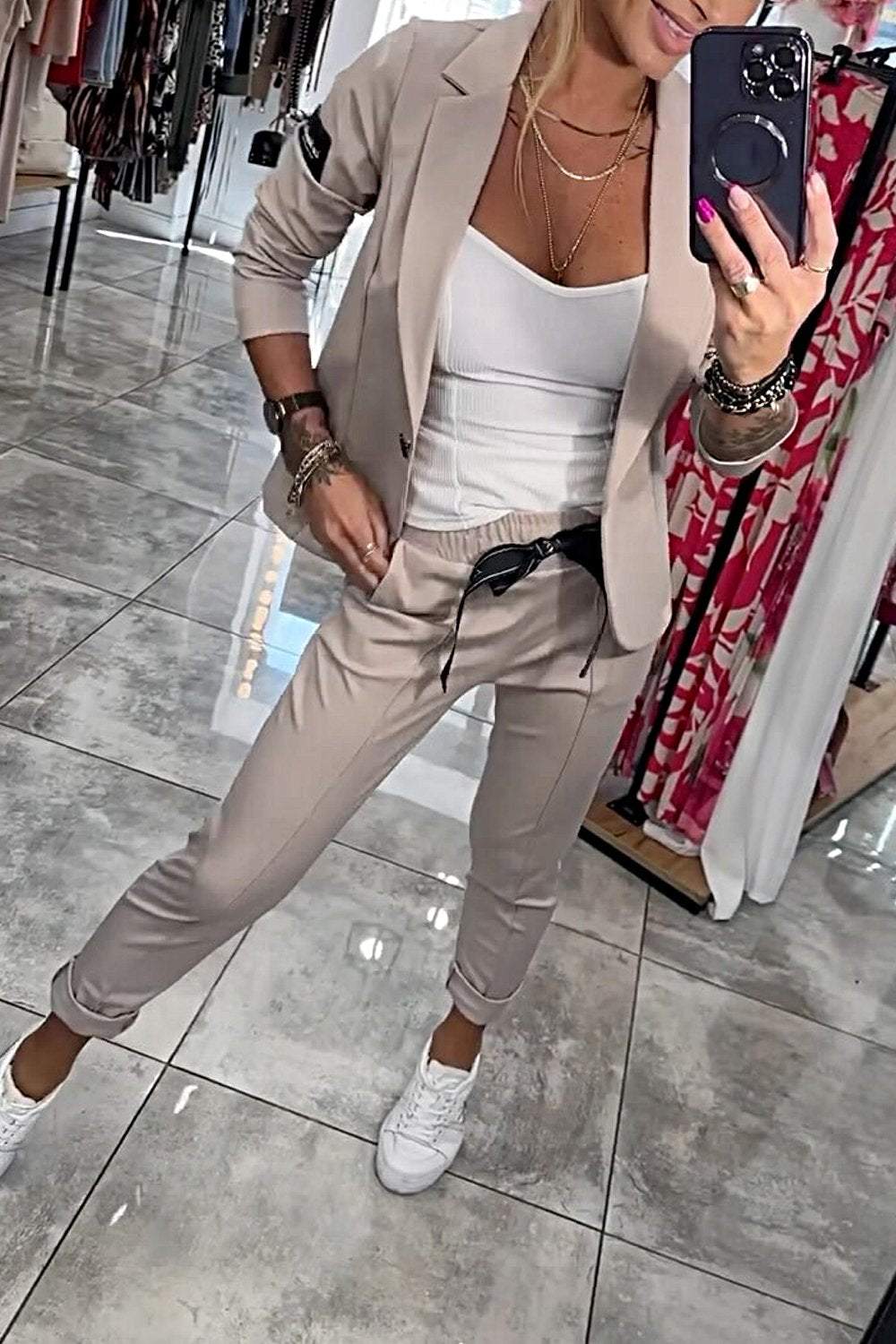 jpg e063ea97 5520 4400 9dcd 0e6c27a62ed7